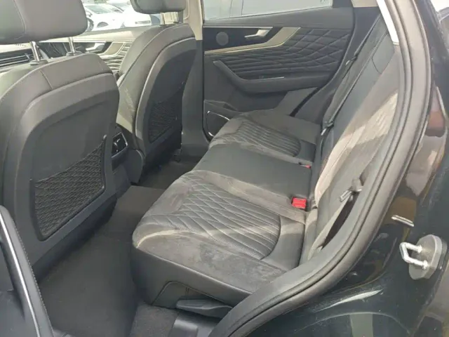 Hongqi HS5 — Фото автомобиля 16