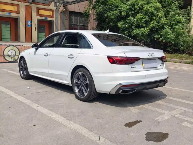 Audi A4L — Фото автомобиля 15
