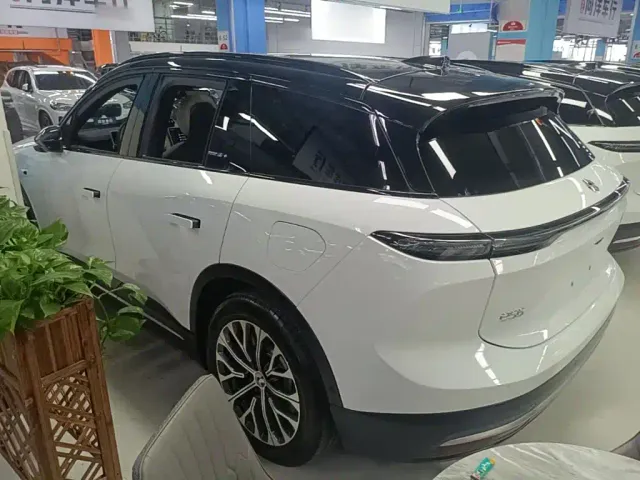 Nio ES6 — Фото автомобиля 4