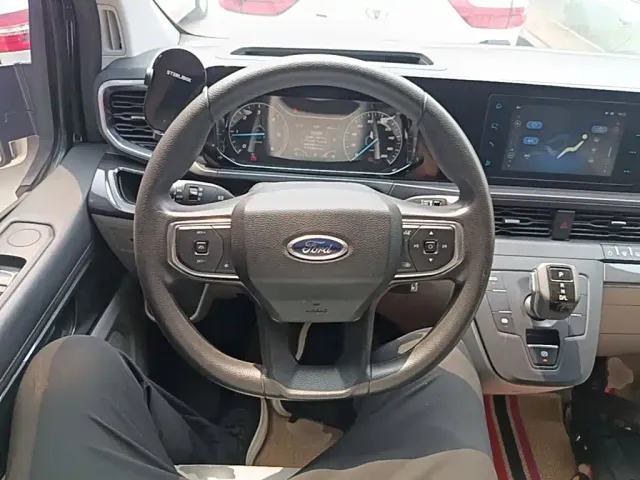 Ford Transit — Фото автомобиля 10