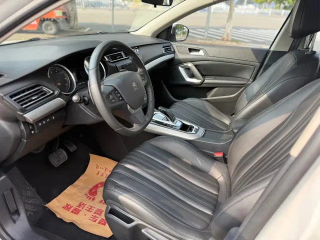 Peugeot 408 — Фото автомобиля 4
