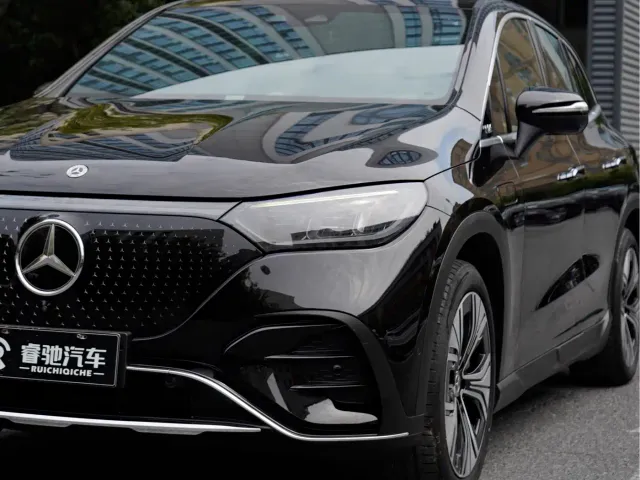 Mercedes-Benz EQE SUV — Фото автомобиля 7