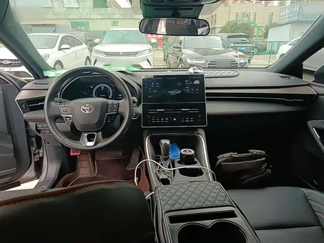Toyota Avalon — Фото автомобиля 9