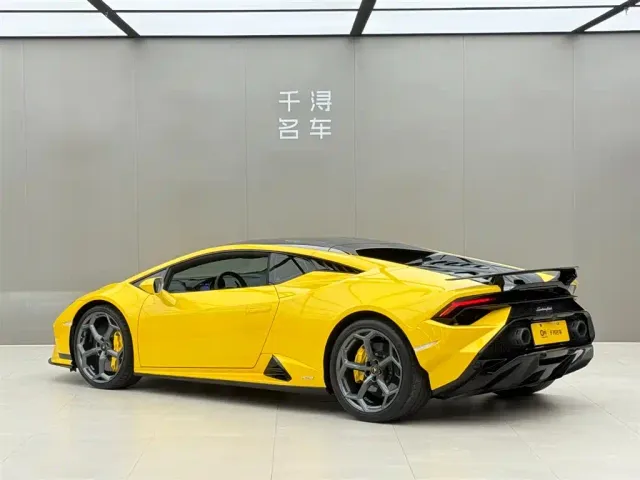 Lamborghini Huracan — Фото автомобиля 13