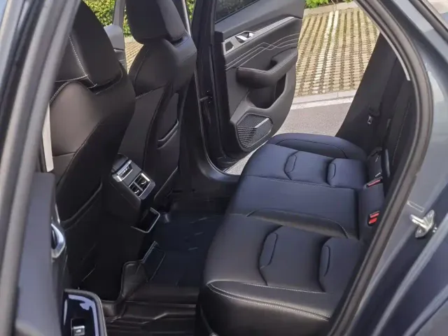 Geely Xingrui — Фото автомобиля 4