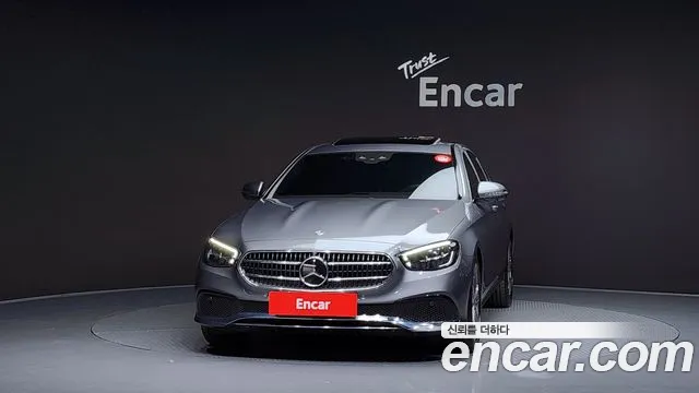Mercedes-Benz E-Class — Фото автомобиля 3