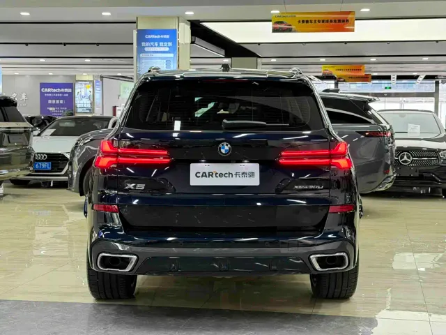 BMW BMW X5 2023 xDrive 30Li Premium M Sport Package — Фото автомобиля 4