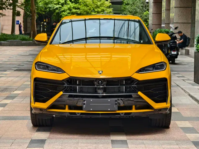 Lamborghini Urus — Фото автомобиля 2
