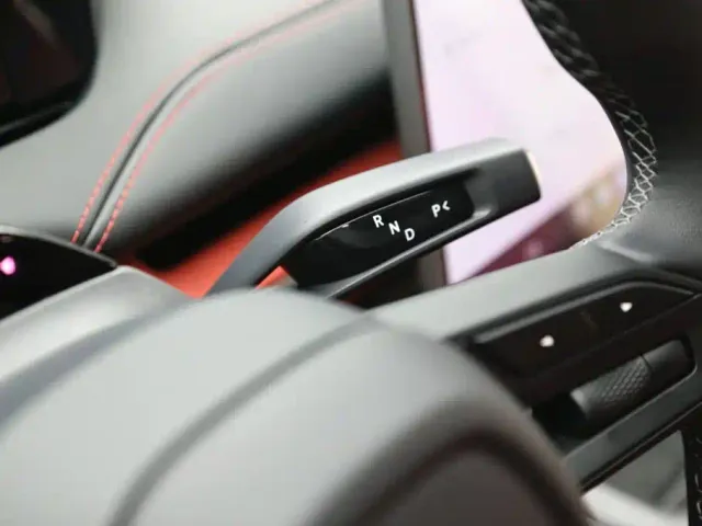 Xiaomi SU7 — Фото автомобиля 15