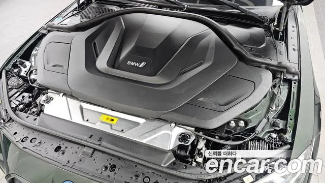 BMW i4 — Фото автомобиля 9