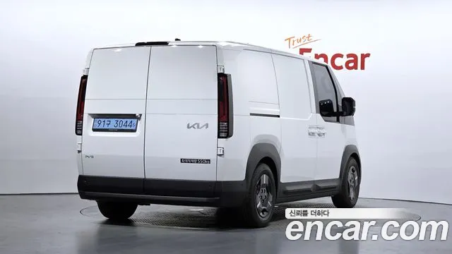 Kia PV5 — Фото автомобиля 2