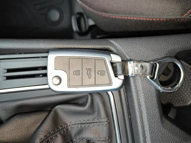 Volkswagen Lavida 2024 Model 300TSI DSG Starlight Full Comfort Edition — Фото автомобиля 16