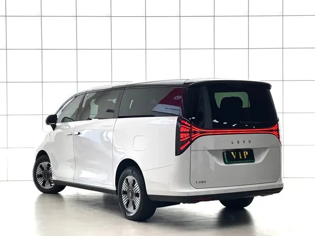 Geely Yizhen L380 — Фото автомобиля 4
