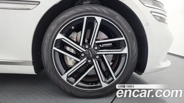 Genesis G80 RG3 — Фото автомобиля 6