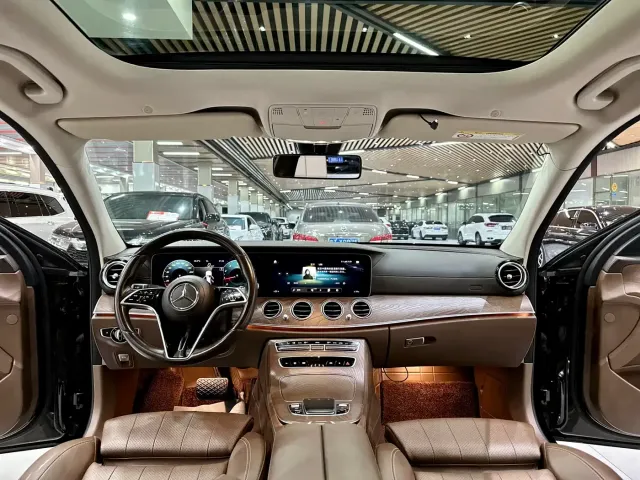 Mercedes-Benz E-Class — Фото автомобиля 8