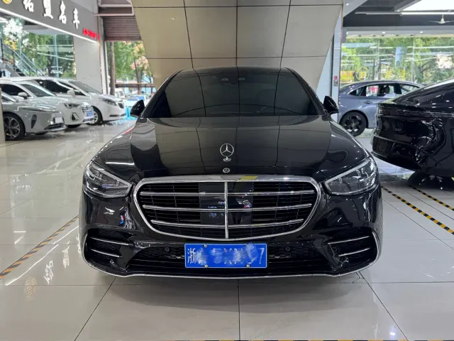 Mercedes-Benz S-Class — Фото автомобиля 2