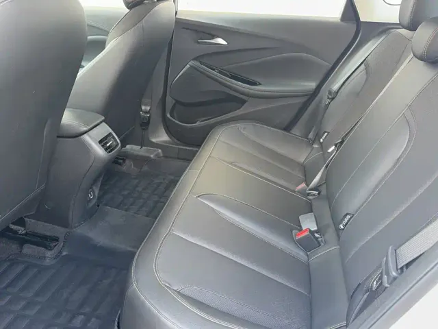 Buick Verano — Фото автомобиля 10