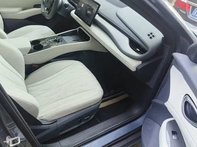 BYD Seal 06 GT — Фото автомобиля 13
