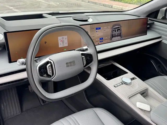 Geely Galaxy E8 — Фото автомобиля 5