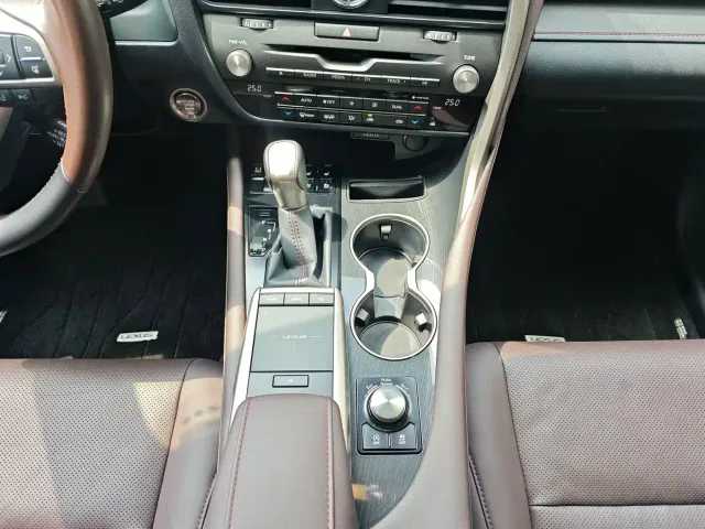 Lexus RX — Фото автомобиля 20