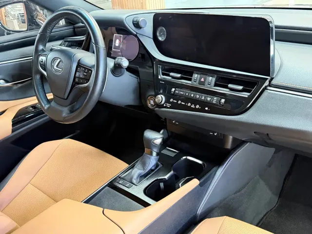 Lexus ES — Фото автомобиля 16