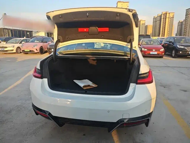 BMW i3 — Фото автомобиля 18
