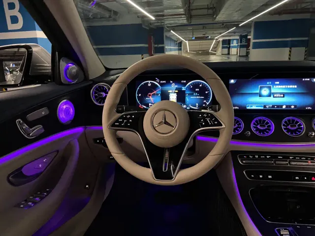 Mercedes-Benz E-Class — Фото автомобиля 24