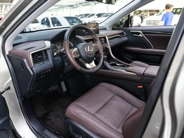 Lexus RX — Фото автомобиля 9