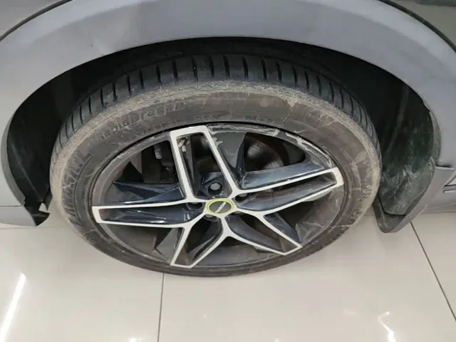 Roewe RX5 — Фото автомобиля 22