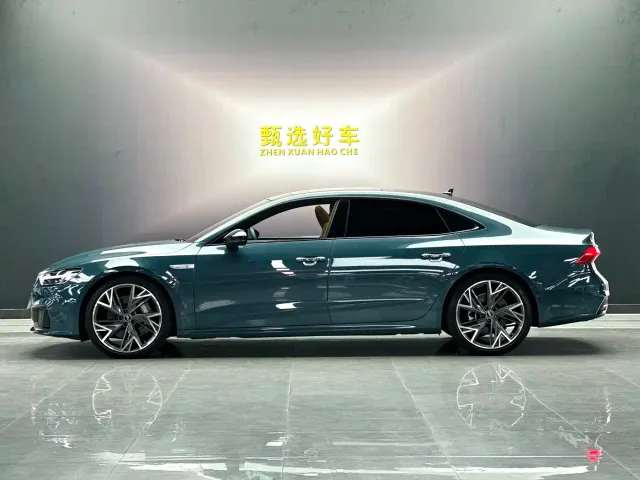 Audi A7L — Фото автомобиля 3