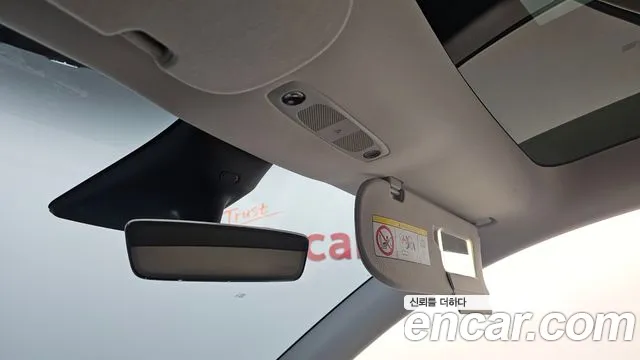 Tesla Model Y — Фото автомобиля 18