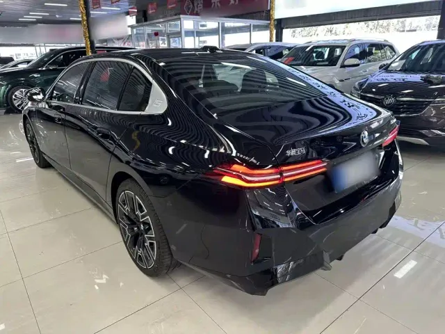 BMW 5 Series — Фото автомобиля 7