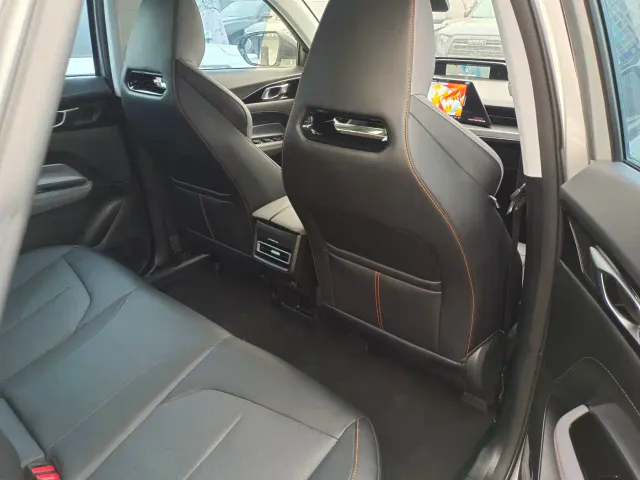 Changan Z6 — Фото автомобиля 8