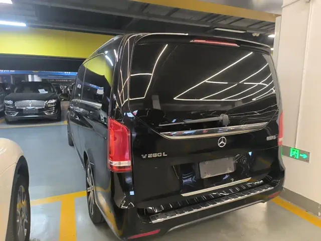 Mercedes-Benz Mercedes-Benz V-Class 2021 V 260 L Long Wheelbase Luxury Edition — Фото автомобиля 4