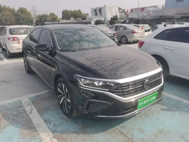 Volkswagen Passat — Фото автомобиля 3