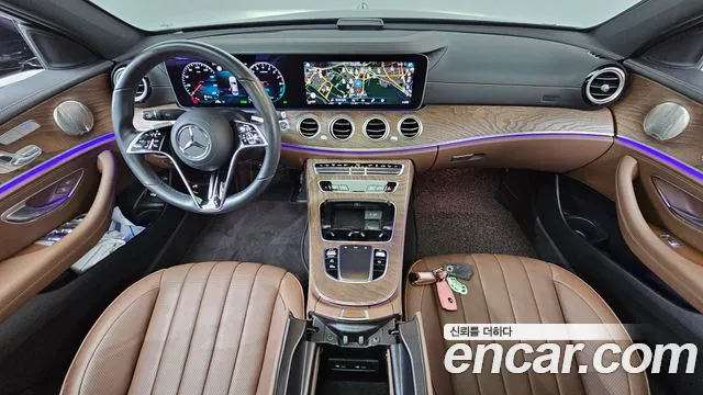 Mercedes-Benz E-Class — Фото автомобиля 7
