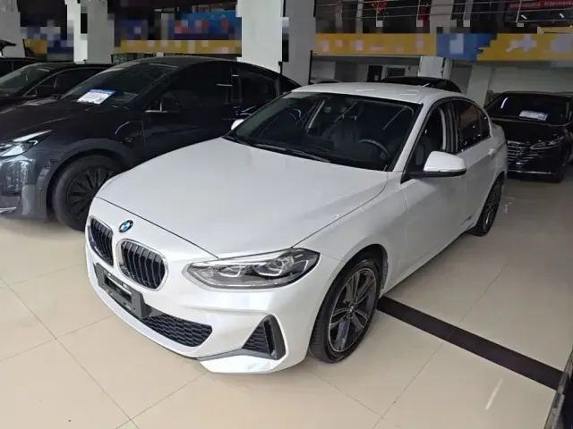 Фотография автомобиля — BMW 1 Series