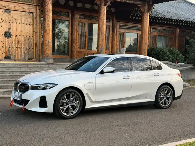 Фотография автомобиля — BMW i3
