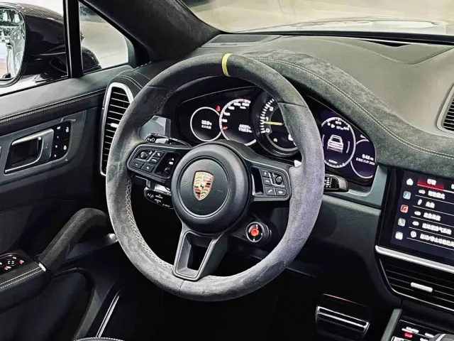 Porsche Cayenne — Фото автомобиля 7