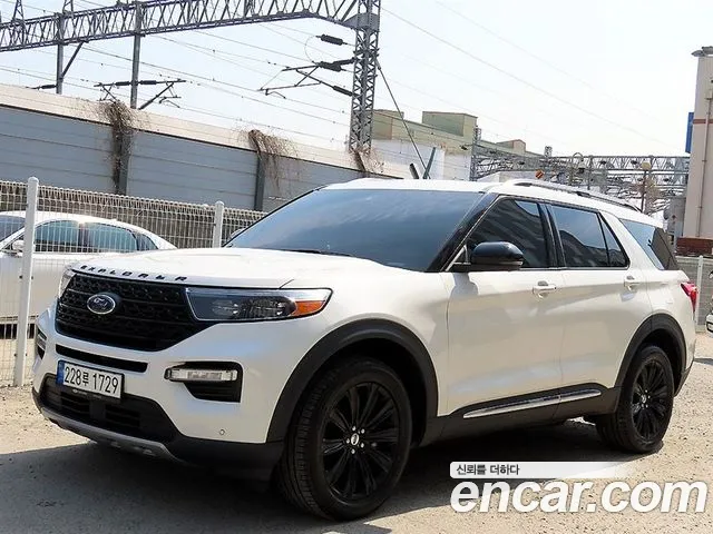 Ford Explorer — Фото автомобиля 2