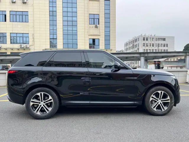 Land Rover Range Rover Sport — Фото автомобиля 4