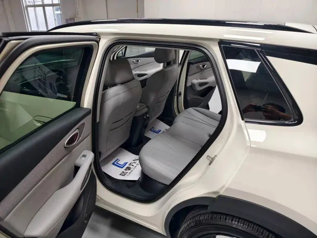 BYD Sealion 05 EV — Фото автомобиля 18