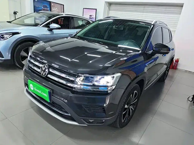 Фотография автомобиля — Volkswagen Tharu
