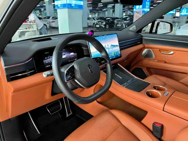 Aito M5 — Фото автомобиля 7