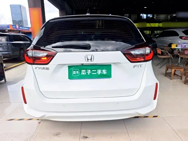 Honda Fit — Фото автомобиля 5