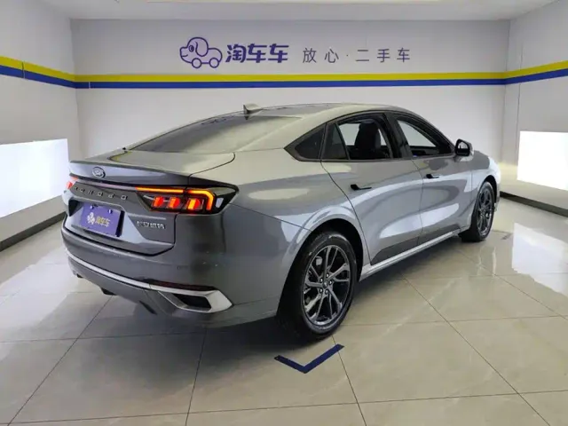 Ford Mondeo — Фото автомобиля 3