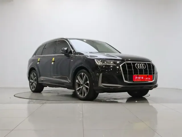 Audi Q7 — Фото автомобиля 3