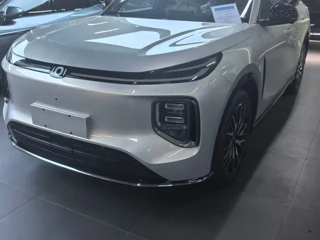 Фотография автомобиля — Changan Qiyuan Q07