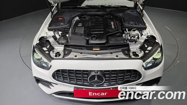 Mercedes-Benz E-Class — Фото автомобиля 6