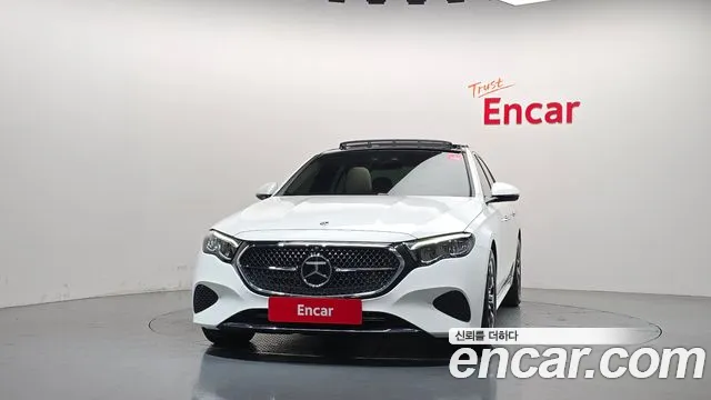 Mercedes-Benz E-Class — Фото автомобиля 3